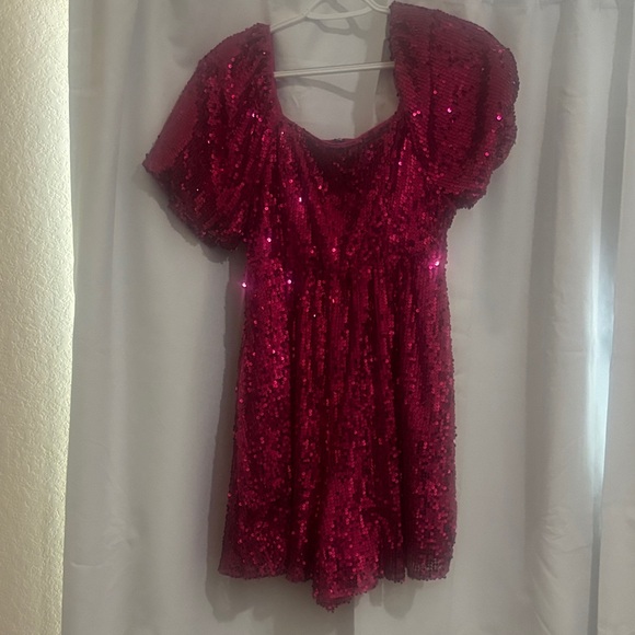 Elegant Red Sequin Prom Dress - Picture 1 of 1